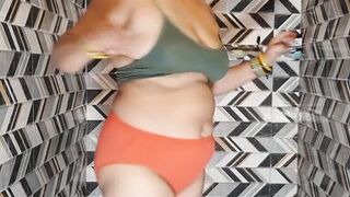 Puja bhabhi bathroom dance bhojpuri