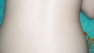 MILF gets pussy massage with a big cumshot