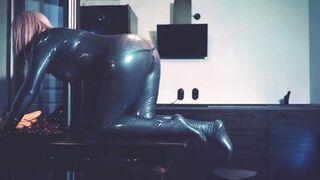 Latex MILF loves to seduce. Arya Grander - 3 image