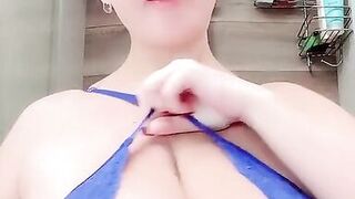 Natural huge breasts shaking in the bathtub - 9 image