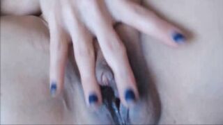 Stripping cougar Jordyn Banks rubs her clit