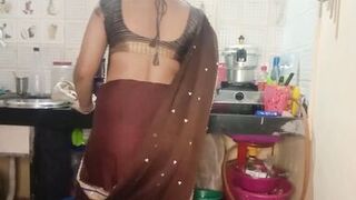 Jija ji ne Sali ko wife samja ke gand ko touch kiya