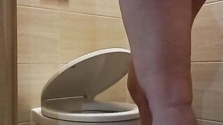 MILF Ass worship in the toilet