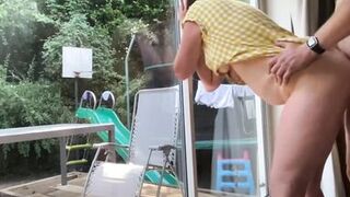 House cleaner let him to fuck her while she clean window - 4 image