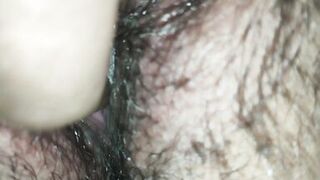 my hairy pussy receives its interactive toy, let's play guys, do you want to have control of it? write me