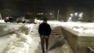 New Year's Eve night walk in nylon tights without a skirt