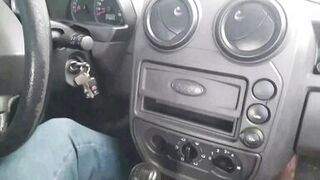 Motorista de Uber gozou na boca da passageira que pagou a corrida com boquete - Completo no RED e no Sheer