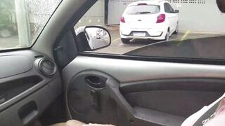 Motorista de Uber gozou na boca da passageira que pagou a corrida com boquete - Completo no RED e no Sheer