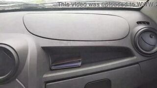 Motorista de Uber gozou na boca da passageira que pagou a corrida com boquete - Completo no RED e no Sheer