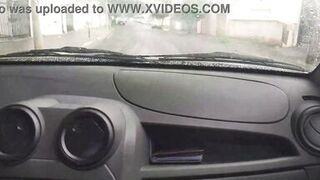 Motorista de Uber gozou na boca da passageira que pagou a corrida com boquete - Completo no RED e no Sheer