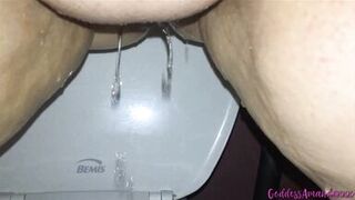 BBW Pussy Peeing in the Toilet - 5 image