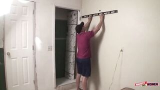 Naughty MILF Rewards Her Repair Man with the Sexiest Blowjob