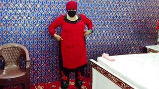 Big Boobs Desi Aunty Sex With Large Dildo - 2 image