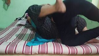 Bhabhi Ki bhana ko Chudna Dikhaya