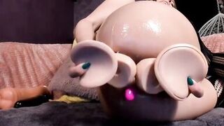 Mature Milf DP Dildo Play Rides Big Horse Cock Toy