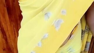 Meera Tamil wife saree show - 1 image