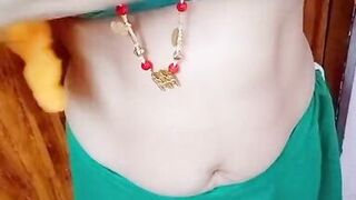 Meera Tamil wife saree show - 4 image