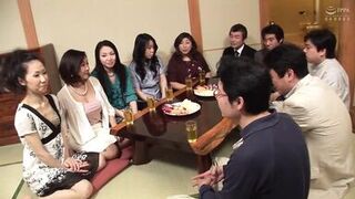 Choose a Partner in the Naked Old Age of 10 Mature Men and Women Who Have Divorce History - 1 image