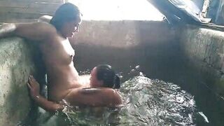 While the neighbor is alone without her husband and horny I come from behind to fuck her