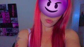 You want to play with this girl