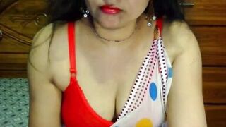 Indian girl showing her boobs