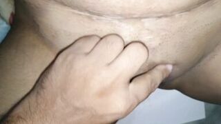 Bhabhi ne Apne Chut Ko Clean Save Karaya