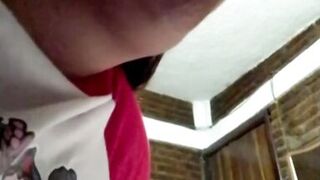 Tonight my boyfriend has put on a gift and shows me his delicious cock that I can't stop sucking as well as I do. Do you like it