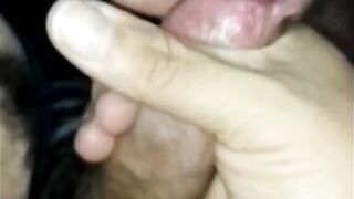 Tonight my boyfriend has put on a gift and shows me his delicious cock that I can't stop sucking as well as I do. Do you like it