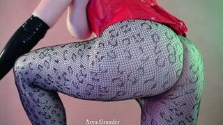 Pin up Curvy MILF Arya Grander and Rubber Catsuit Fetish