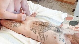 the massage ended with a penis masturbation with a cumshot close up