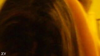 Exibidinha fudendo com dois... foi assim que a menina virou puta!!!