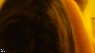 Exibidinha fudendo com dois... foi assim que a menina virou puta!!!