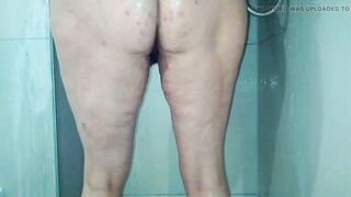 Hairy BBW milf washes her big ass