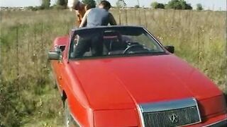 Retro fuck in the convertible - 3 image