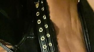 MilfyCalla- Pee is sooo tasty