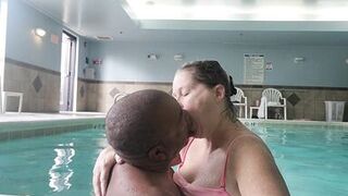 Wet-humping in the pool - 2 image