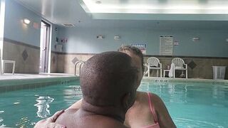 Wet-humping in the pool