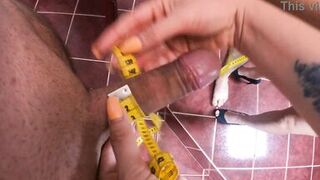 2 fingers handjob near the mirror. With massive cumshot. Dick measuring - 4 image