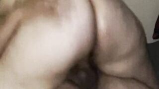 Madura follada por una polla blanca