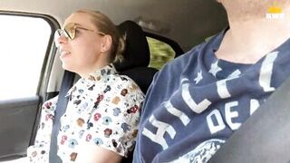 Mature milf forgot to take money from her husband, had to pay the taxi driver with a pussy and a blowjob in the throat