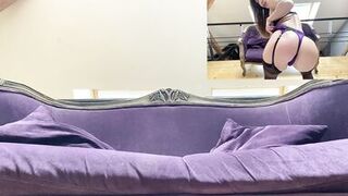 Horny MILF satisfies herself on the couch