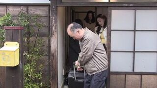 SLUT MOANS AS SHE GETS FUCKED BY A CHUNKY COCK