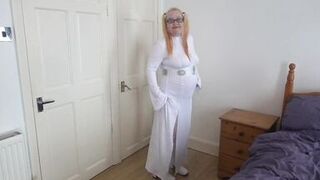 Princess Leia showing off her dress - 5 image