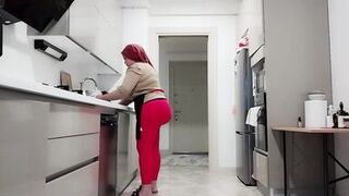 my slut big ass stepmom caught me watching at her ass - 4 image