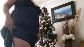 stepson asks stepmom to see her pussy and tits to give himself a handjob