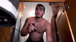 Big ass MILF got great orgasm while getting the leak fixed