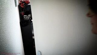 I Jerk Off My Cock In The Shower In Front Of My Inexperienced Cougar Stepmom, She Devotes Herself So That I Fuck Her