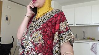 Beurette arabe a la chatte chaude poilue se fait defoncer par son boss britanique